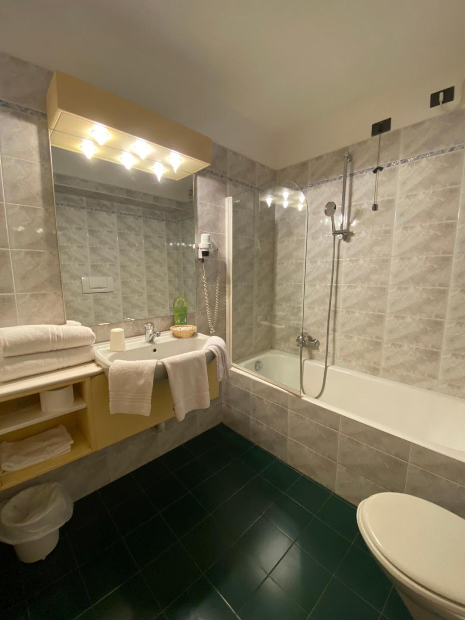 Albergo Aprica Garni Exterior photo