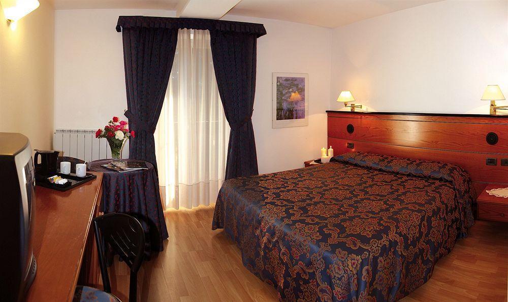 Albergo Aprica Garni Exterior photo